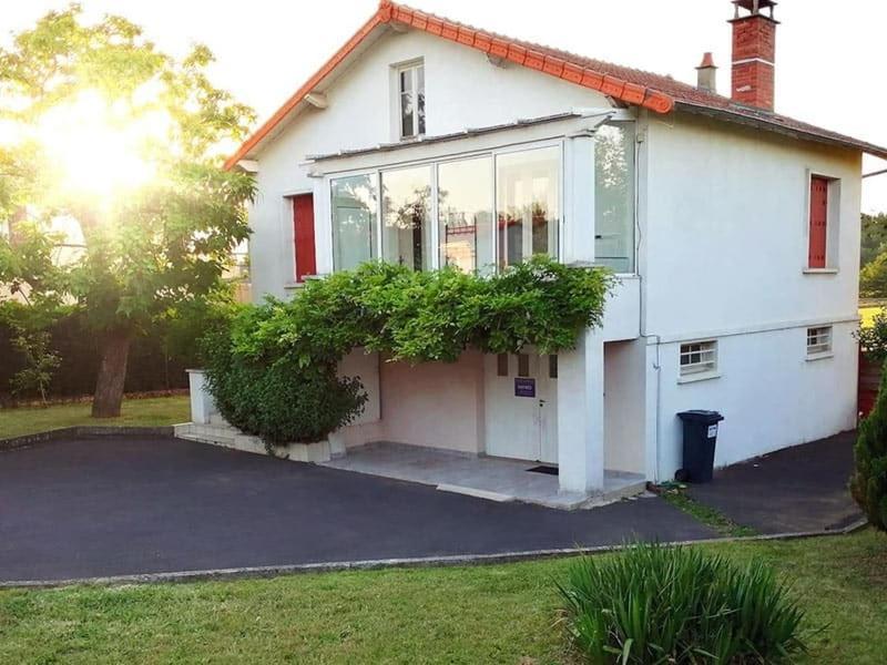 Gite Pavillon Kifadonfe 3 Ch Avec Cour Et Jardin Clos Villa Saint-Germain-Lembron Exterior photo